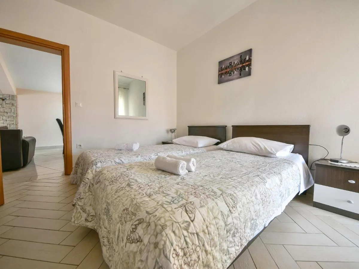 Apartment Tanja By Interhome Maslenica